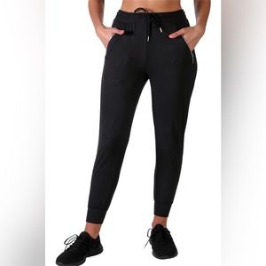 NWT Women’s Plus Size Bae City Solid Black Soft Joggers with Silver Zippers